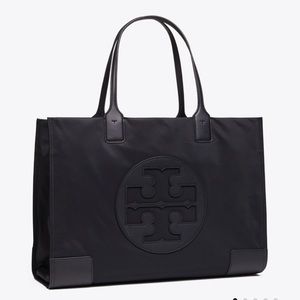 Beautiful bag very clean Tory Burch